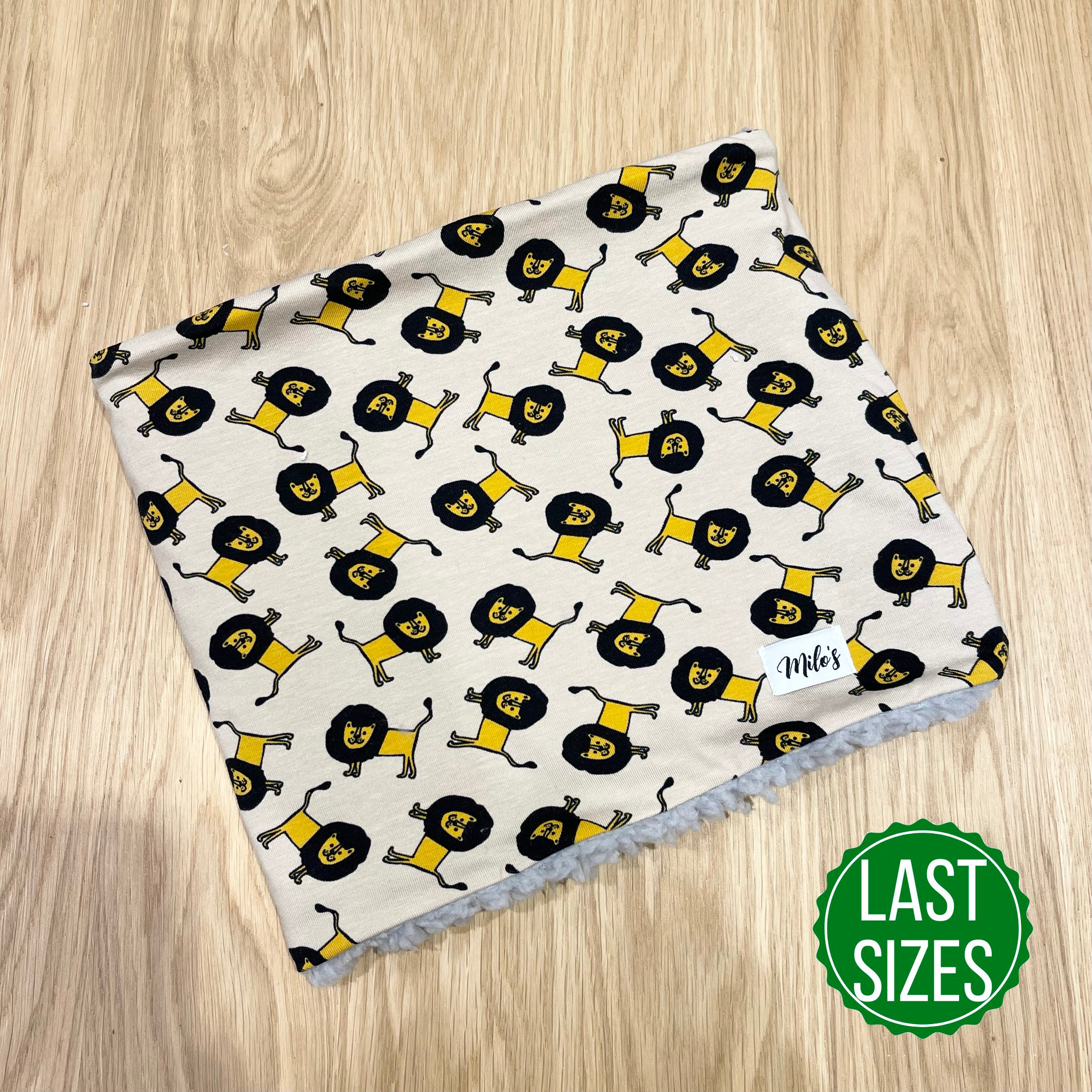 Lion Cuddly Snood