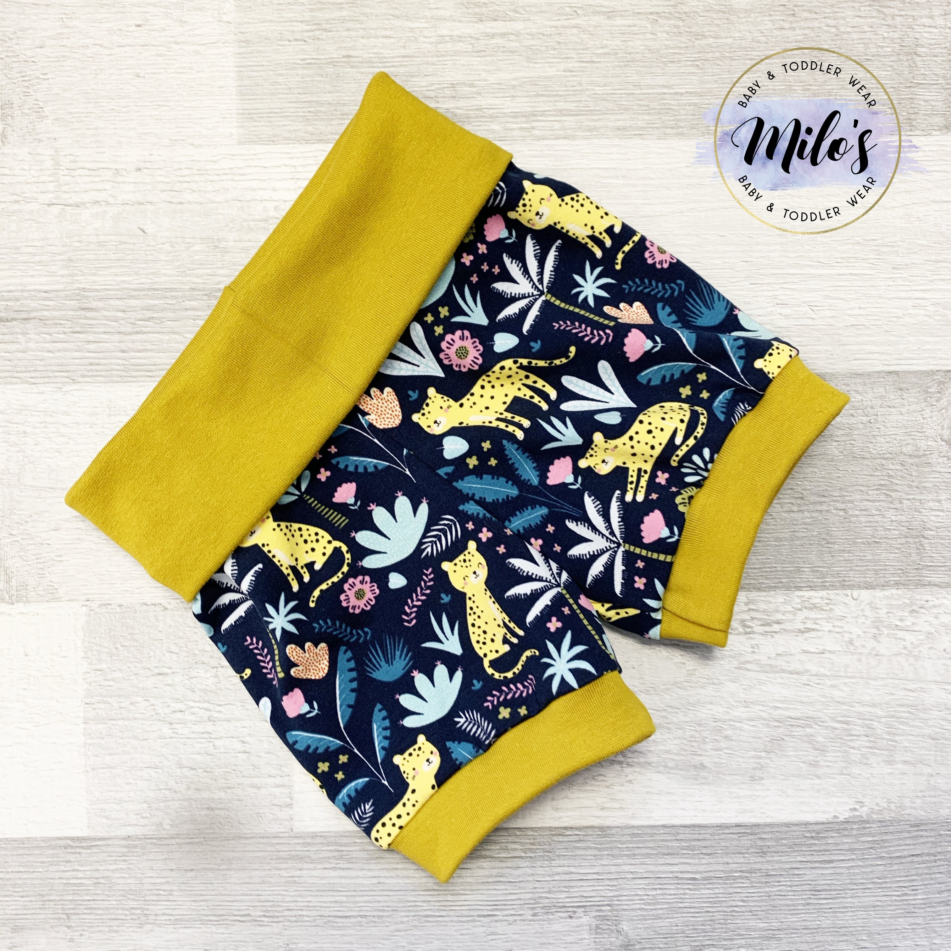 FoldoverShorts_a5563a62-409c-4248-a2da-a93577e12211.jpg