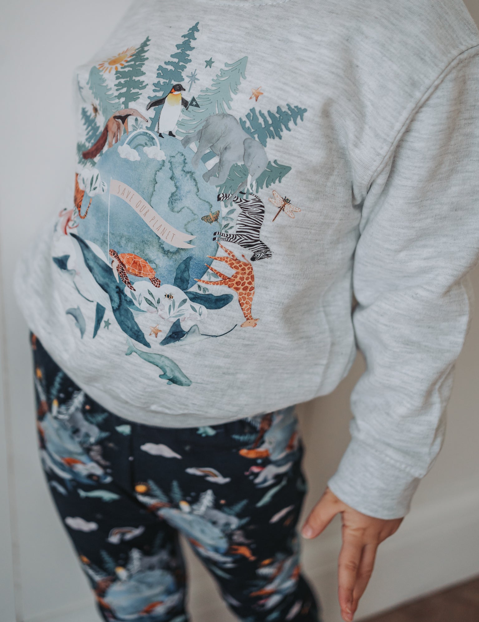 SaveOurPlanetSweater_Leggings6_8030ad1c-7ac8-4fab-91e8-b7fc8eab97aa.jpg