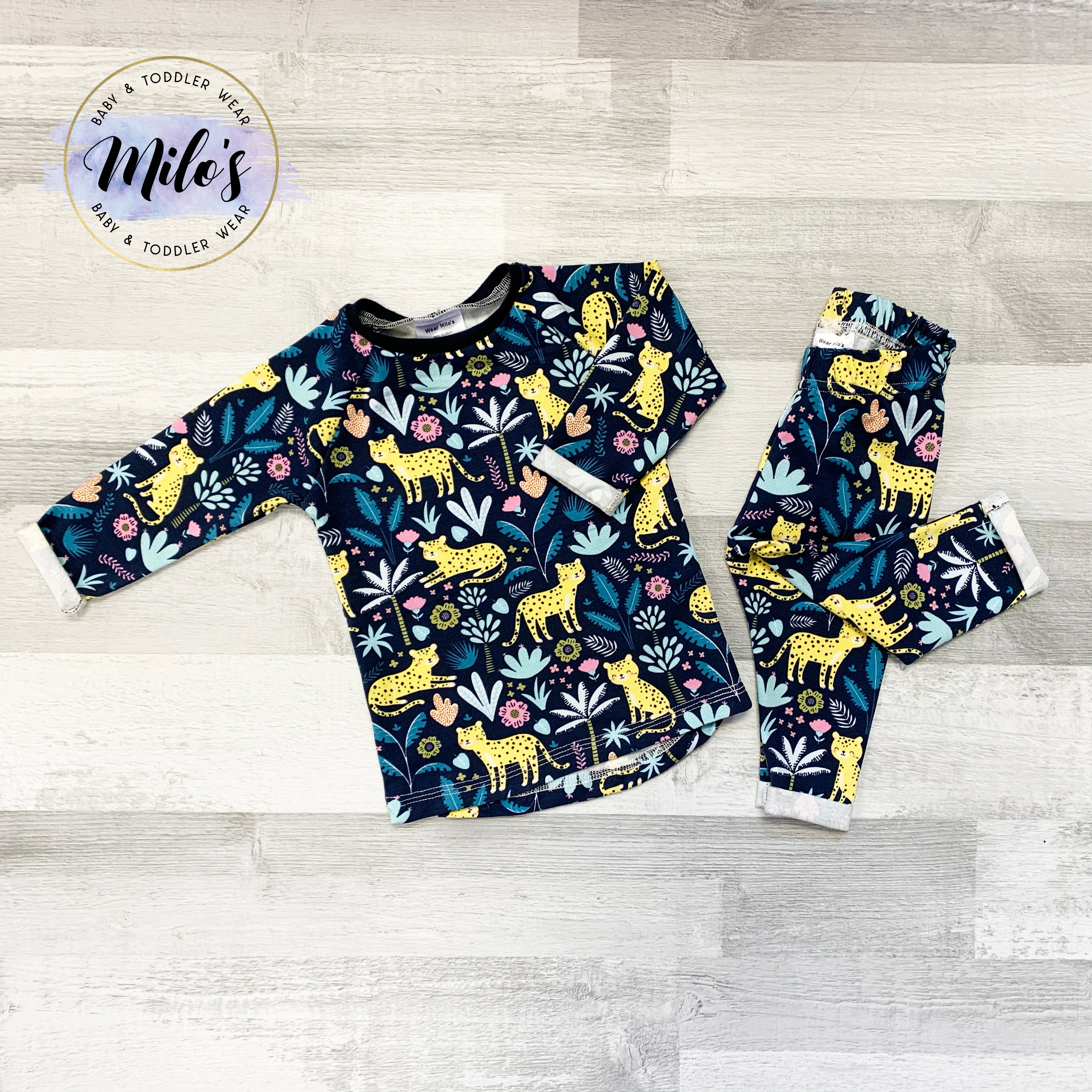 tee_leggings_b88c1b49-8654-412c-85df-c00679339448.jpg